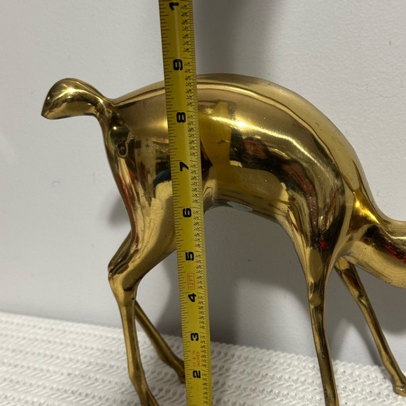 Vintage Elegant brass Deer Sculpture - Picture 3 of 4